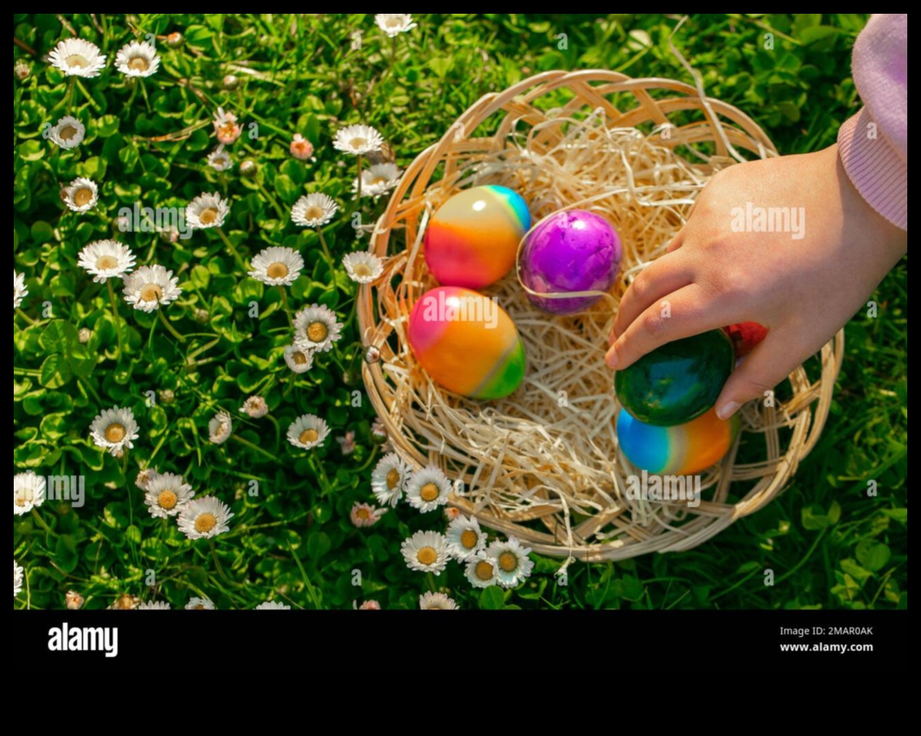 Vânătoarea de ouă de Paște O tradiție de primăvară 3 Vânătoarea de ouă de Paște: Delicii făcute manual pentru sărbătoarea primăverii