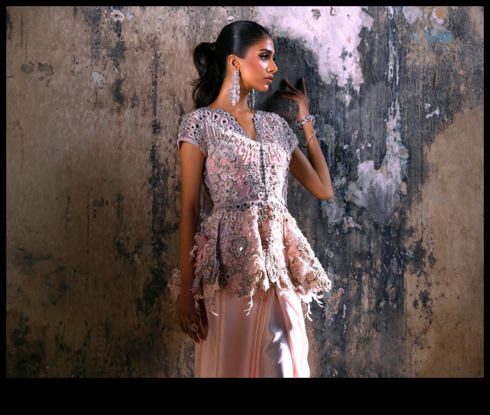 Grandoare plină de farmec: drape în strălucire opulentă