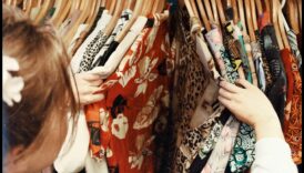 Atractia atemporală a îmbrăcămintei vintage 3 O cusătură în timp: Îmbrăcăminte și accesorii DIY pentru vibrații vintage