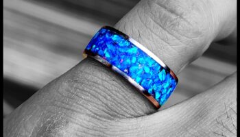 Comori atemporale: îmbrățișați eleganța cu inelele noastre clasice