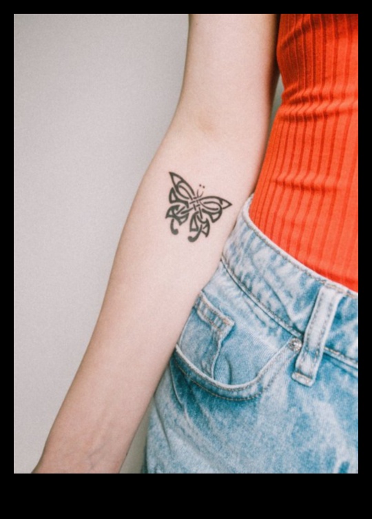 Linii în șoaptă: mișcare grațioasă în tatuajele încheieturii mâinii