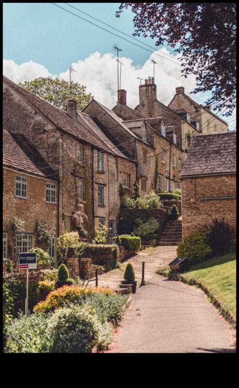 Farmecul pitoresc: vederi la sat și la oraș explorate