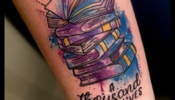 Scufundați-vă în Chroma: tatuaje cu acuarelă care spun povești