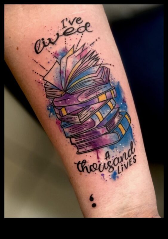 Scufundați-vă în Chroma: tatuaje cu acuarelă care spun povești